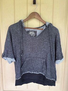 Mudd Short Sleeve Hooded Sweatshirt in Gray